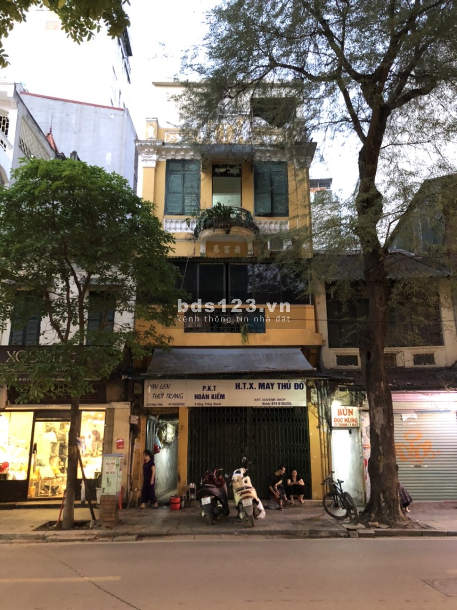 Bán nhà nguyên căn mặt phố Hàng Trống Hoàn Kiếm, Hà nội, giá bán 5.5 tỷ, khu an ninh
