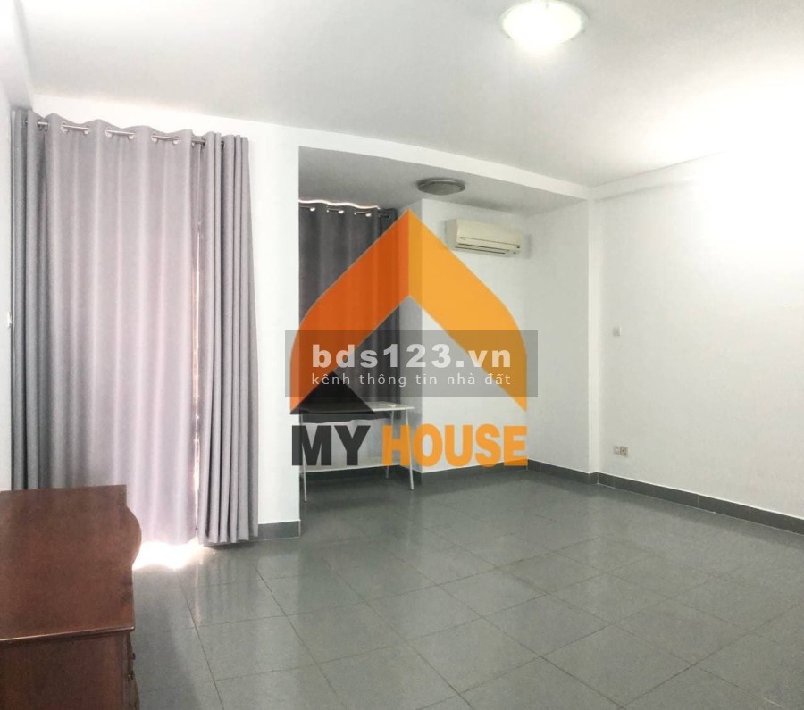 Cho thuê nhà nguyên căn Thảo Điền rẻ đẹp hết nước chấm, sân rộng rãi , giá chỉ 18tr/th