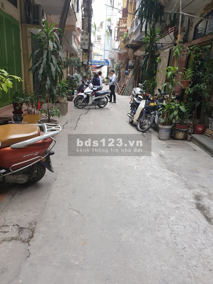 Bán nhà phố Xã Đàn, diện tích 37m2 6 tầng khu dân cư đông đúc, an ninh giá bán 6.8 tỷ