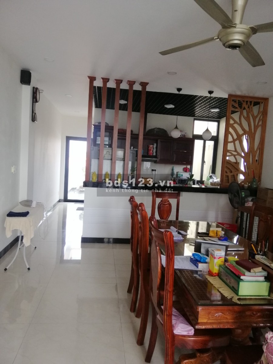 Bán nhà phố diện tích 5x20m, 1 trệt 2 lầu, KDC 10 mẫu Nguyễn Duy Trinh, Giá tốt 9,9 tỷ