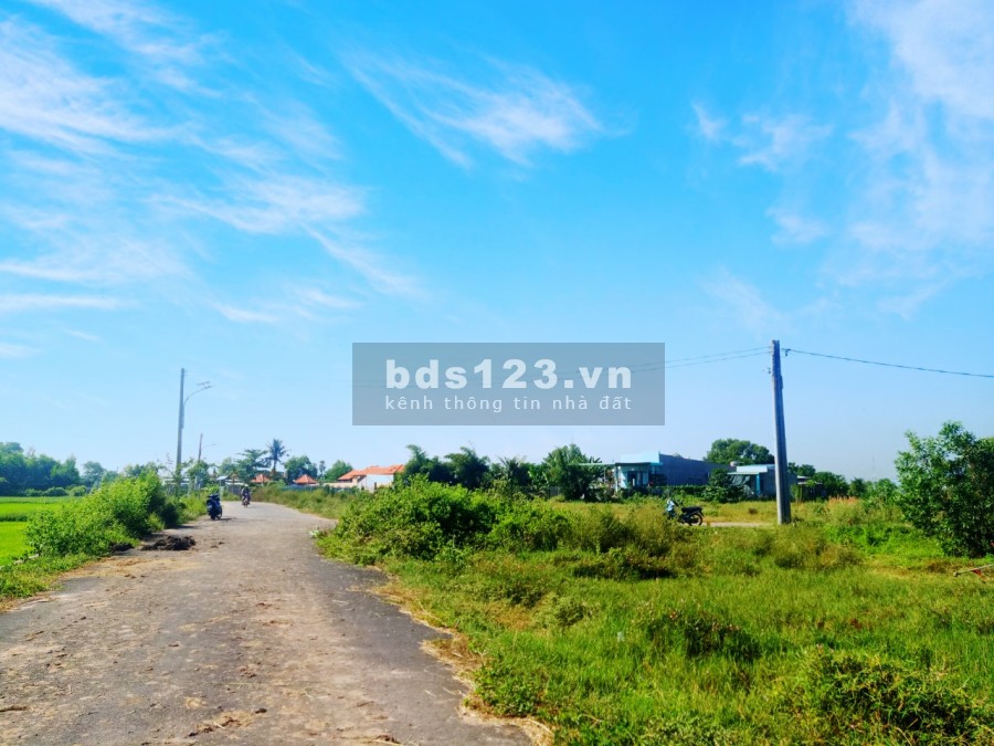 Thua banh, chính chủ cần ra gấp lô biệt thự sát trung tâm hành chính Đất Đỏ chỉ 2tr5x/m2