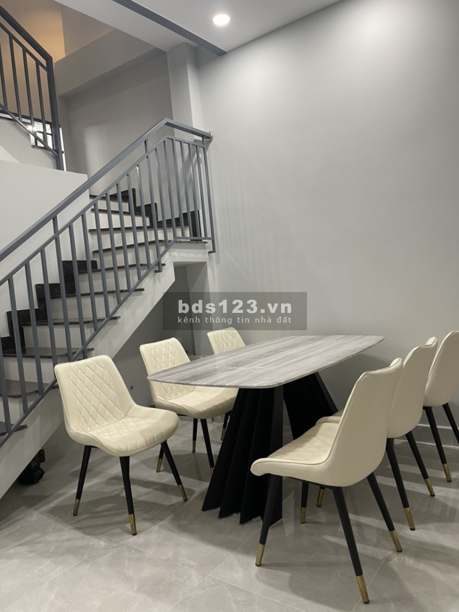 Bán nhà hẻm xe ba gác Huỳnh Tấn Phát, Quận 7 kế Phú Mỹ Hưng 1 trệt, 1 lầu đúc, hoàn công đầy đủ