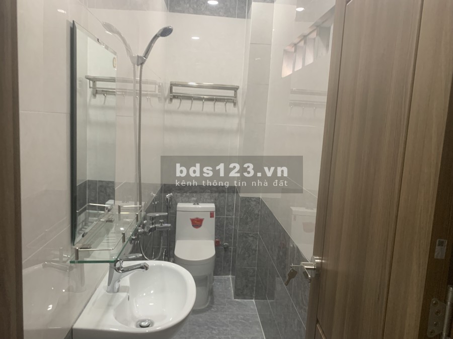 Bán nhà hẻm xe ba gác Huỳnh Tấn Phát, Quận 7 kế Phú Mỹ Hưng 1 trệt, 1 lầu đúc, hoàn công đầy đủ