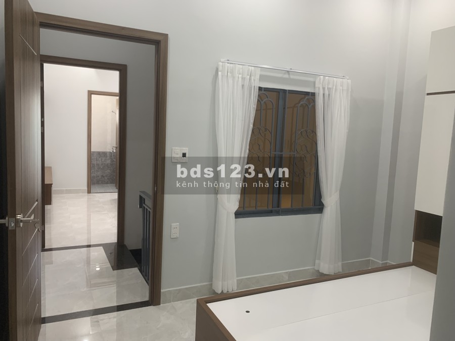 Bán nhà hẻm xe ba gác Huỳnh Tấn Phát, Quận 7 kế Phú Mỹ Hưng 1 trệt, 1 lầu đúc, hoàn công đầy đủ