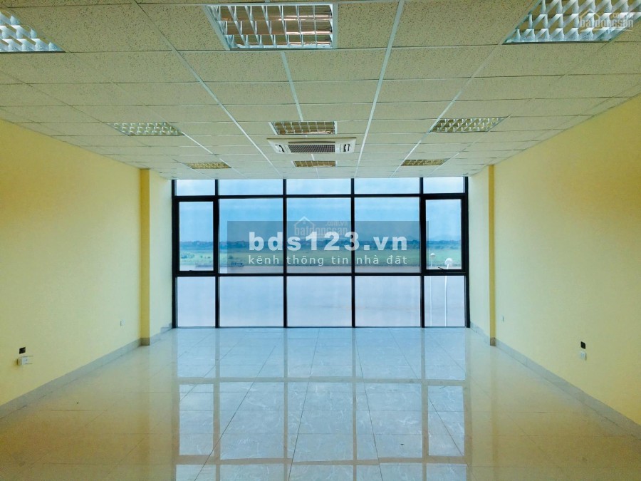 Cho thuê văn phòng, view sông Hồng, có tầng hầm môi trường làm việc yên tĩnh, bàn giao ngay