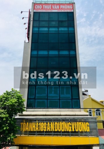 Cho thuê văn phòng, view sông Hồng, có tầng hầm môi trường làm việc yên tĩnh, bàn giao ngay