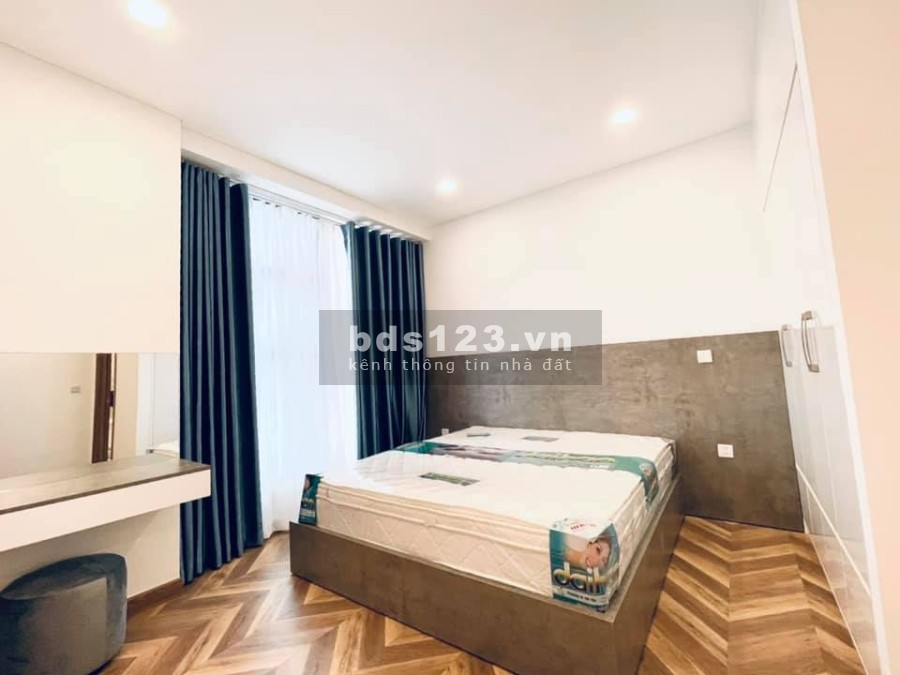 Bán gấp căn hộ 3 phòng ngủ, để định cư nước ngoài, view đẹp, tiện ích nội khu đẳng cấp