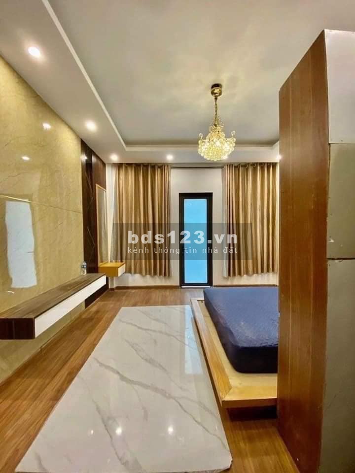 Bán nhà Ái Mộ, Mới Đẹp Ở Ngay, diện tích sử dụng 46m2 đúc bê tông 5 tầng, giá bán 3.25 tỷ