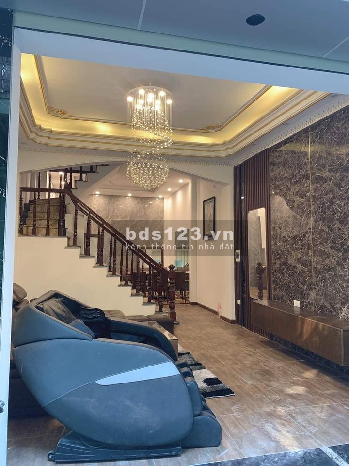 Bán nhà Ái Mộ, Mới Đẹp Ở Ngay, diện tích sử dụng 46m2 đúc bê tông 5 tầng, giá bán 3.25 tỷ