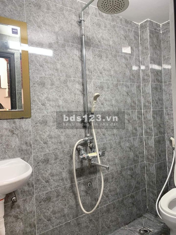 Bán nhà Ái Mộ, Mới Đẹp Ở Ngay, diện tích sử dụng 46m2 đúc bê tông 5 tầng, giá bán 3.25 tỷ