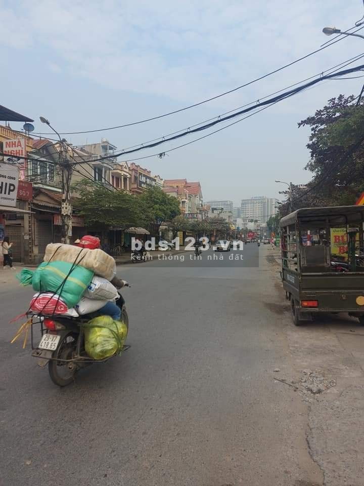 MẶT PHỐ XỐM - Ô TÔ TRÁNH - VỈA HÈ - KINH DOANH SẦM UẤT Mặt Phố Xốm