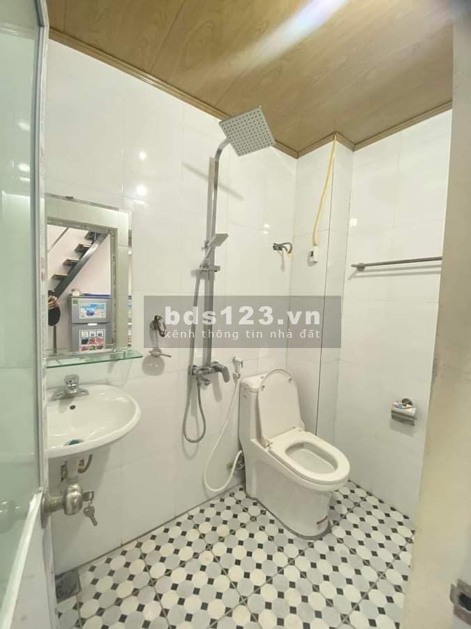 Bán nhà Lĩnh Nam Ngõ To ôtô đỗ cửa ngõ to như phố thông tứ tung, giá bán chỉ 4 tỷ