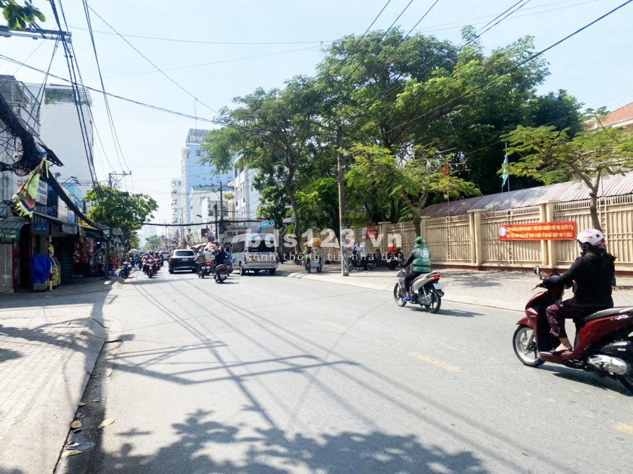 Cho thuê lô đất mặt tiền đường số 7 (đường đôi), phường Tân Kiểng, Quận 7 giá 10 triệu/tháng