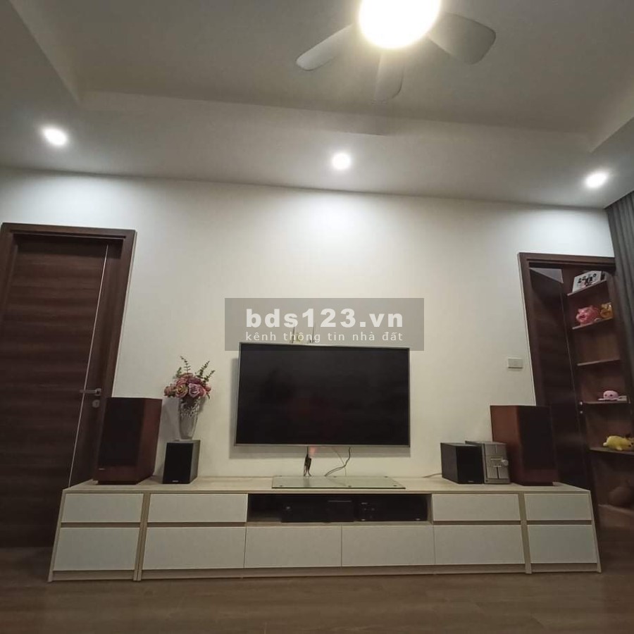Cần tiền bán nhanh căn hộ chung cư mặt đường Minh Khai sổ chính chủ giá 4.1 tỷ lhcc