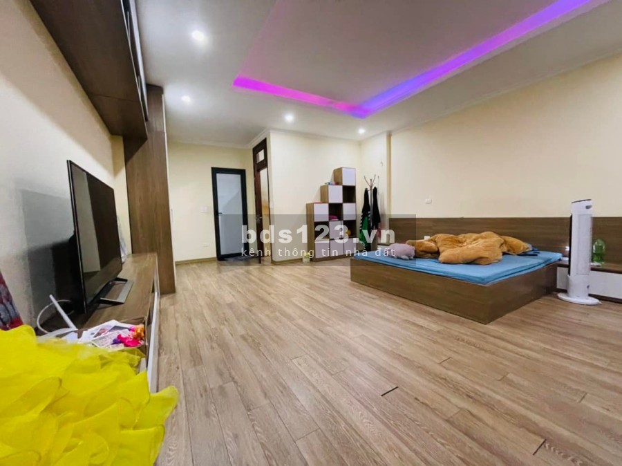 Bán Nhà Nguyễn Lương Bằng 45M 5 Tầng Mt 4.9M Giá 6.9 Tỷ Gần Công Viên