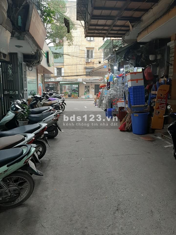 Bán nhà cạnh chợ Thành Công Ba Đình, đúc kiên cố 4 tầng, ô tô đỗ cửa, kinh doanh tốt, giá 5.9 tỷ