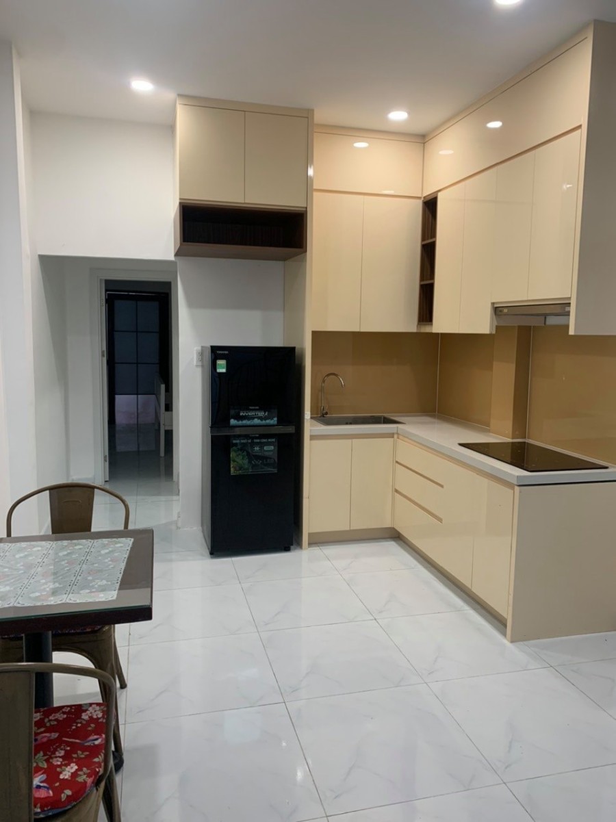 Ngộp ngân gàng cần bán nhà Đoàn Thị Điểm, hẻm rộng 4m, diện tích sử dụng 80m2 lhcc
