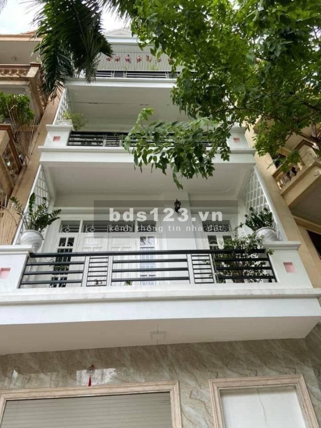 Bán nhà Linh Đàm, Hoàng Mai, dtsd 40m2, giá 3.3 tỷ, 4 tầng, mt 4m, lô góc, thoáng, tiện ích