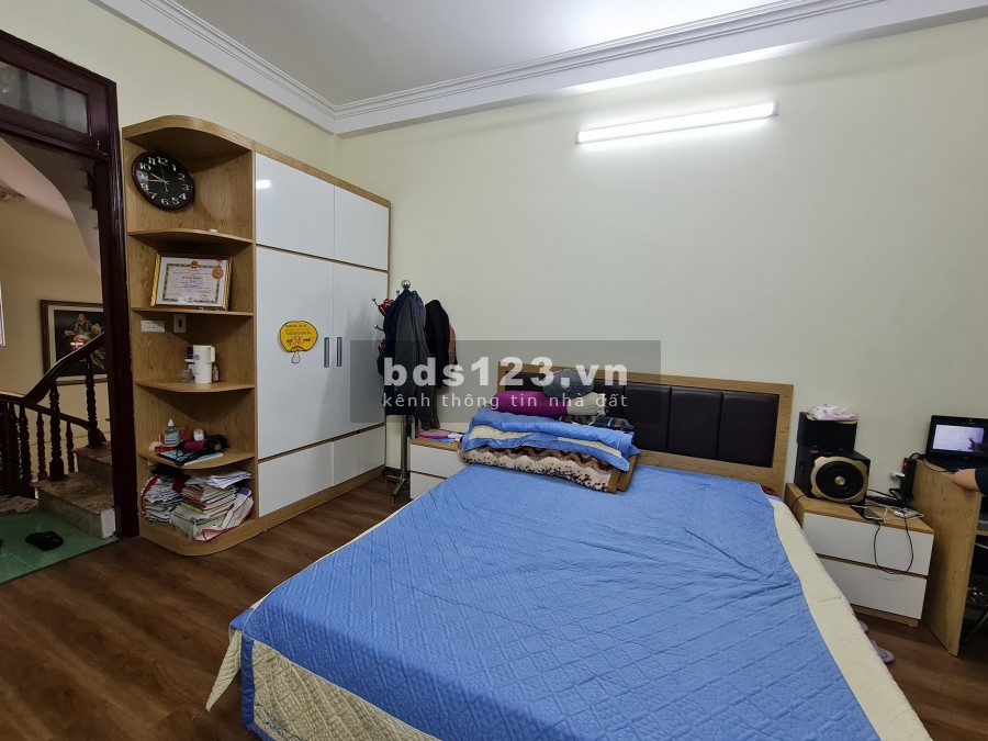 Trung tâm Quận Thanh Xuân gần 50m2, giá bán chỉ nhỉnh 4 tỷ, ô tô đỗ cửa, nội thất lung linh