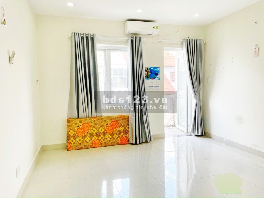 Bán nhà 2 lầu mặt tiền đường số 45 phường Tân Quy, Quận 7