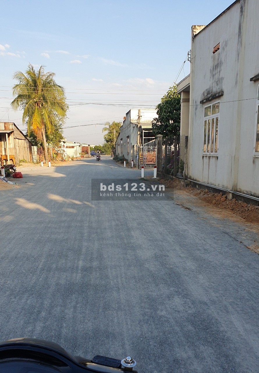 Bán đất thổ cư kẹt tiền bán gấp liên hệ 0906000991, khu dân cư đông đúc, giá tốt, lhcc