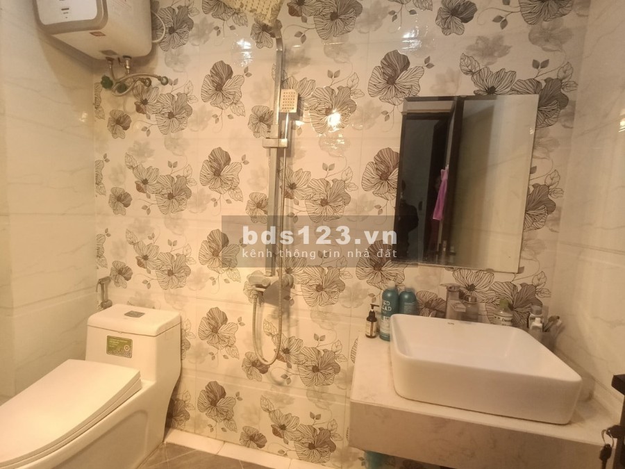 Bán nhà phố Kim Ngưu nhà Lộc Phát rất đẹp ở ngay lô góc liên Hệ: Mr Thọ đúc 5 tầng kiên cố