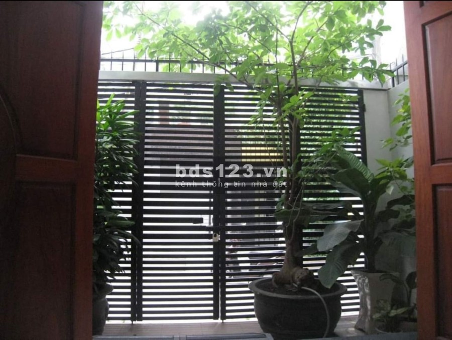 Bán nhà hẻm xe hơi 2 mặt tiền hẻm Nguyễn Xí, đúc kiên cố diện tích sử dụng 68m2, 5 tầng, giá 9.5 tỷ