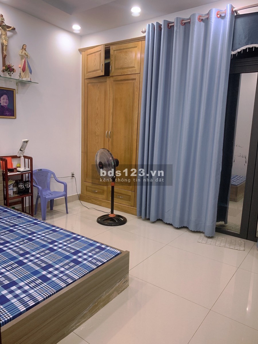 Bán nhà hiếm, ngang hơn 6m, hẻm xe hơi, 1 trệt 1 lầu đúc giá chỉ 4 tỷ 6 TL, lh 0909848568