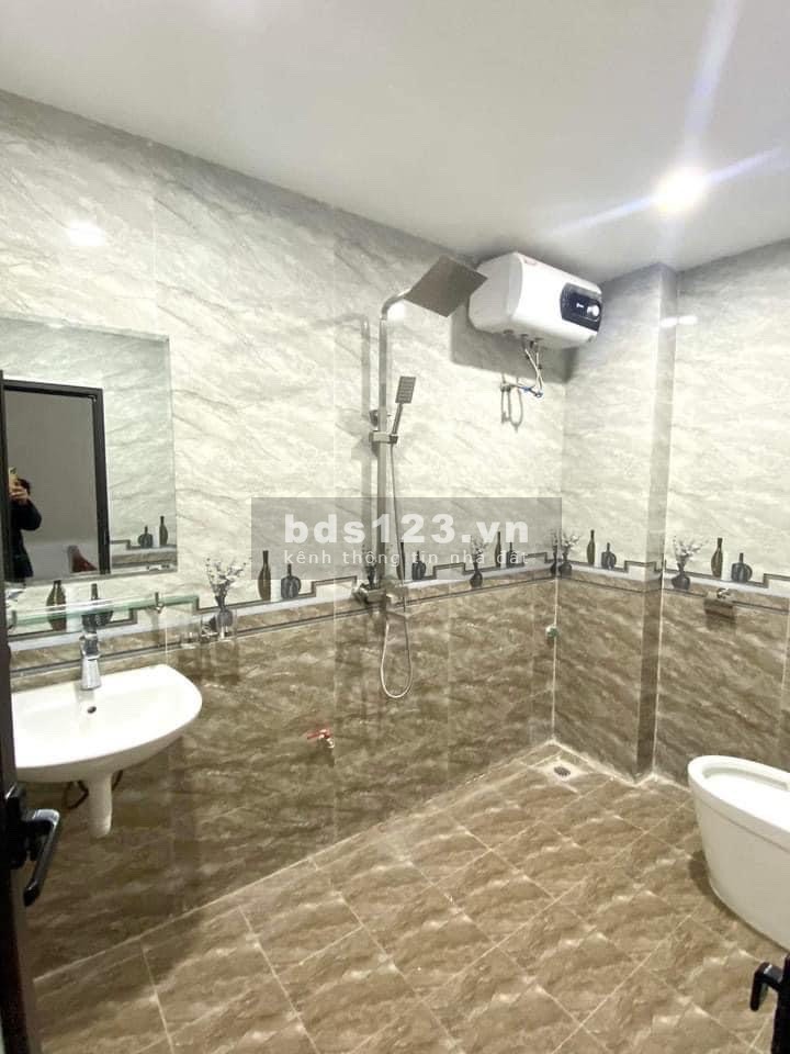 Bán nhà mặt phố Liễu Giai, hiếm có khó tìm, diện tích sử dụng 87m2, mt 4,8m, 5 tầng, lô góc
