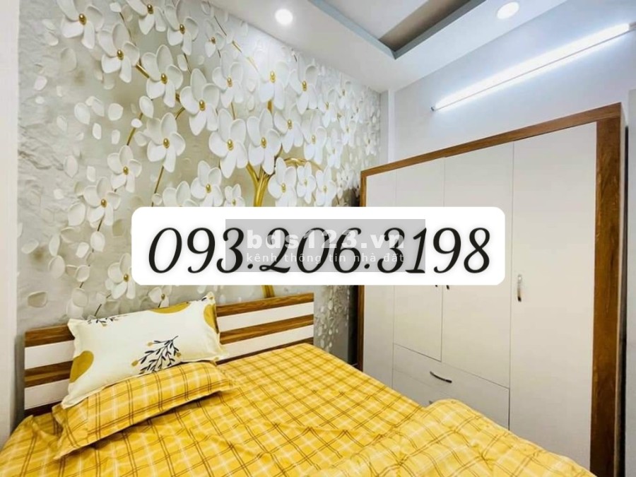 Bán gấp căn nhà bên chợ Hưng Long huyện Bình Chánh sổ riêng chính chủ, liên hệ 0932063198