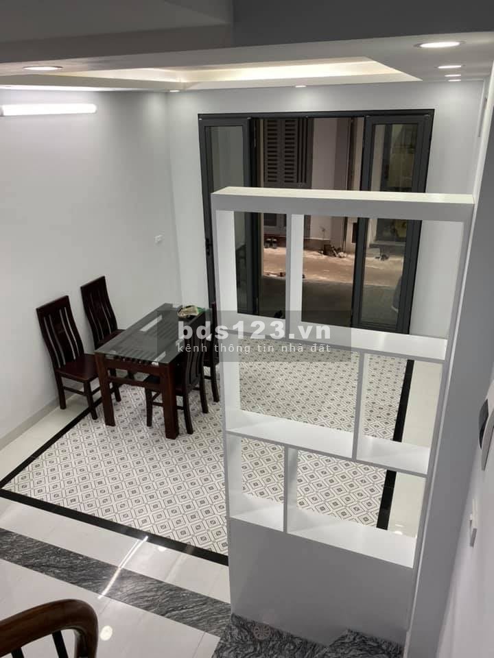 Bán nhà nguyên căn Ngọc Thuỵ nhà bao đẹp vào ở được ngay, đúc kiên cố 5 tầng, pháp lý đầy đủ