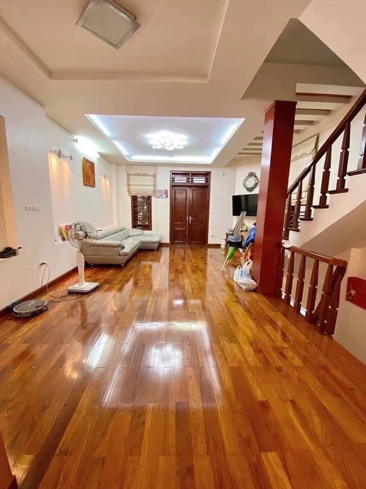 Bán nhà mặt phố Thái Hà ô tô vào nhà 62m2 Lô góc Kinh doanh tốt cực hiếm
