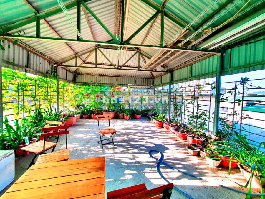 Trung tâm Cầu Giấy 6 tầng đúc ngõ nông gần phố 20m ra ô tô diện tích 34m2, nhỉnh 4 tỷ