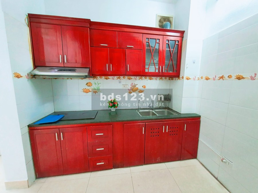 Trung tâm Cầu Giấy 6 tầng đúc ngõ nông gần phố 20m ra ô tô diện tích 34m2, nhỉnh 4 tỷ