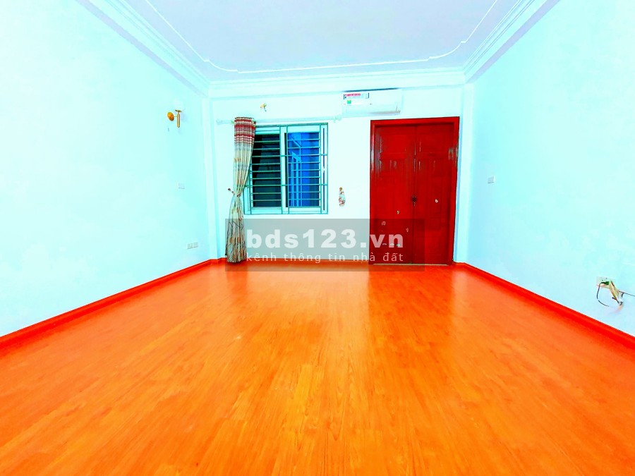 Trung tâm Cầu Giấy 6 tầng đúc ngõ nông gần phố 20m ra ô tô diện tích 34m2, nhỉnh 4 tỷ