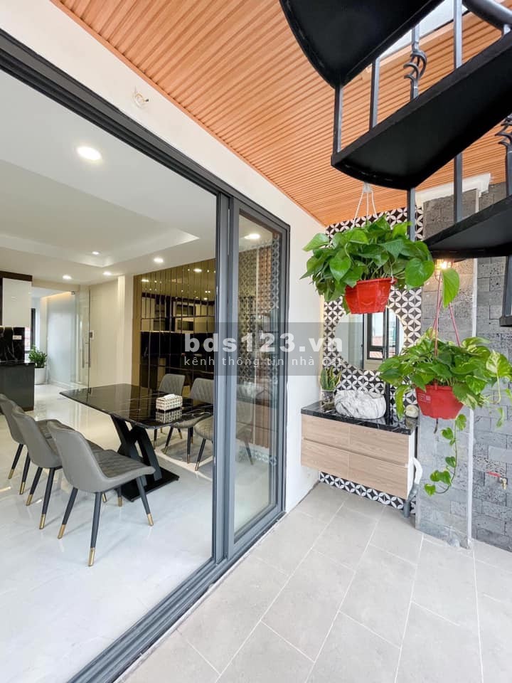 Nhà phố Tôn Thất Hiệp kinh doanh ô to thang máy tặng đầy đủ nội thất, lh 0858163929