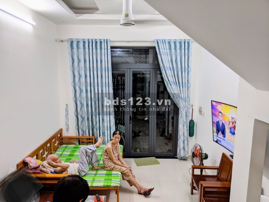 Nhà mới xây 3 tầng hẻm xe hơi đầu đường Nguyễn Súy giá bán chỉ 5,5 tỷ sổ chính chủ