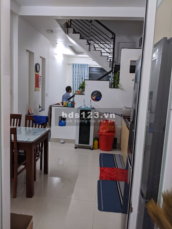 Nhà mới xây 3 tầng hẻm xe hơi đầu đường Nguyễn Súy giá bán chỉ 5,5 tỷ sổ chính chủ