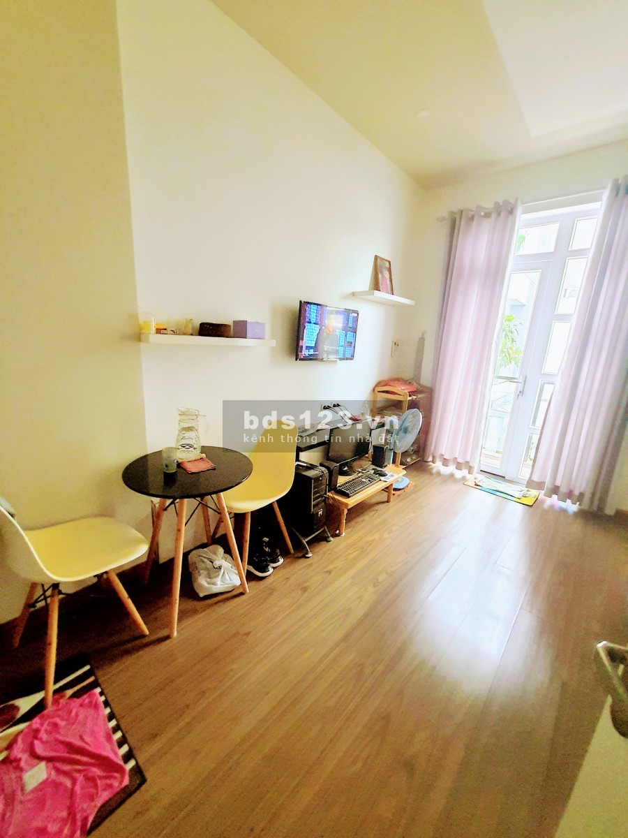 Nhà Hót Gò Vấp khu Nguyễn Văn Lượng không lộ giới, dt 63m2, 4 tầng, có gara chỉ 80 triệu/m2