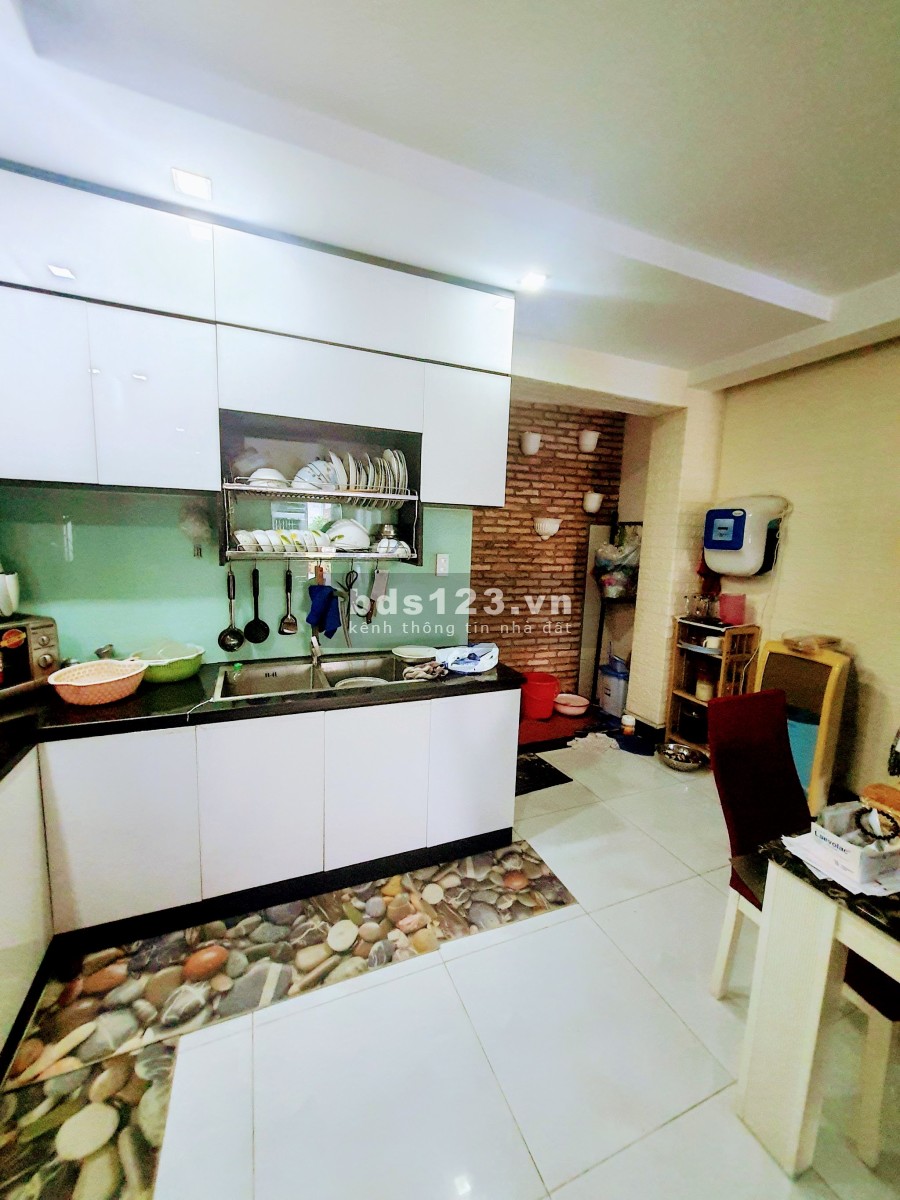 Nhà Hót Gò Vấp khu Nguyễn Văn Lượng không lộ giới, dt 63m2, 4 tầng, có gara chỉ 80 triệu/m2