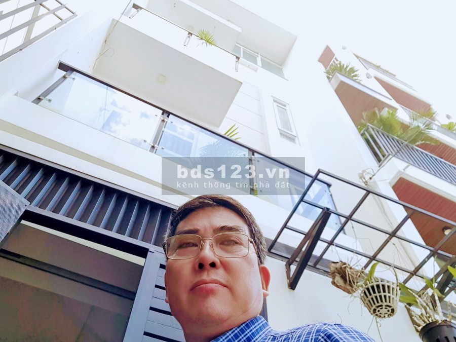 Nhà Hót Gò Vấp khu Nguyễn Văn Lượng không lộ giới, dt 63m2, 4 tầng, có gara chỉ 80 triệu/m2