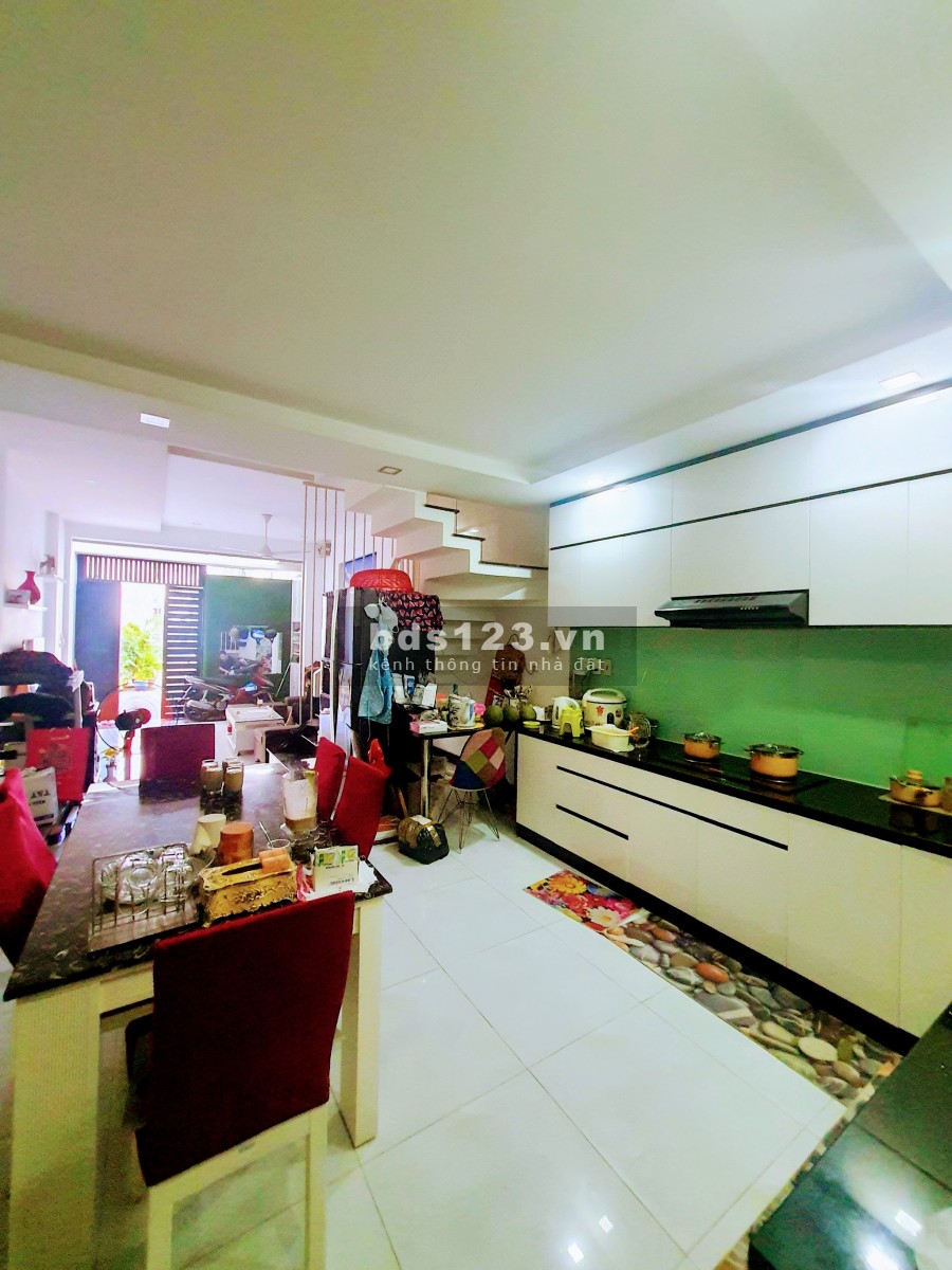 Nhà Hót Gò Vấp khu Nguyễn Văn Lượng không lộ giới, dt 63m2, 4 tầng, có gara chỉ 80 triệu/m2