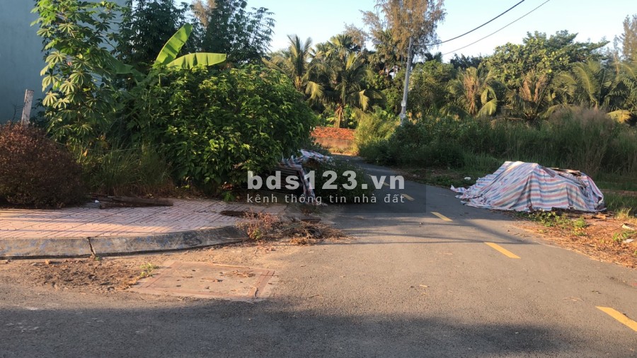 Bán đất đường Trường Lưu, gần chợ Long Trường, Quận 9, Tp Thủ Đức giá 4,4 tỷ dt 97m2