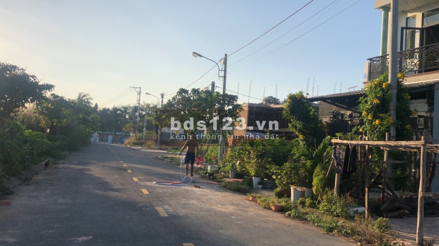Bán đất đường Trường Lưu, gần chợ Long Trường, Quận 9, Tp Thủ Đức giá 4,4 tỷ dt 97m2