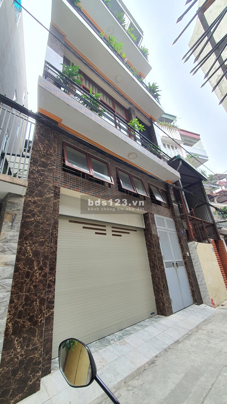 Bán nhà phân lô Yên Hoà, Cầu Giấy. Nhà đẹp ngõ thông kinh doanh. Dt 68m2 5T Mt 6.8m giá 13.5 tỷ