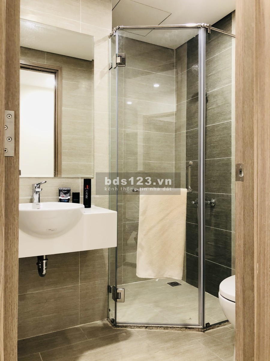 Bán gấp căn hộ tầng cao view xịn xò giá siêu rẻ bàn giao có sẵn đồ dùng nội thất lhcc