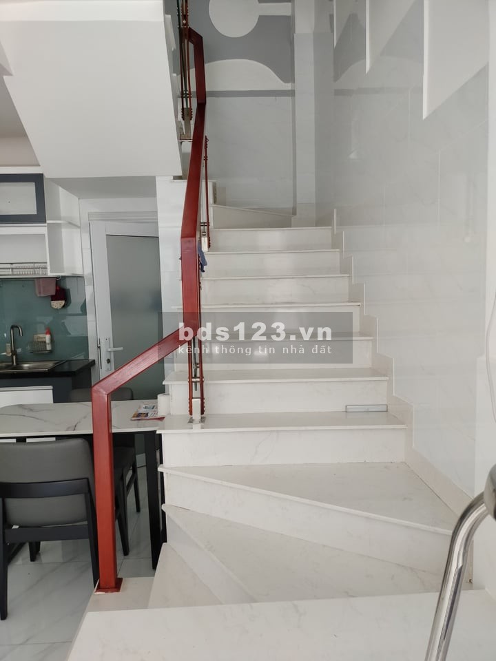 Bán nhà nguyên căn mới đẹp hẻm xe hơi đường Thích Quảng Đức, Phú Nhuận, giá rẻ 9 tỷ