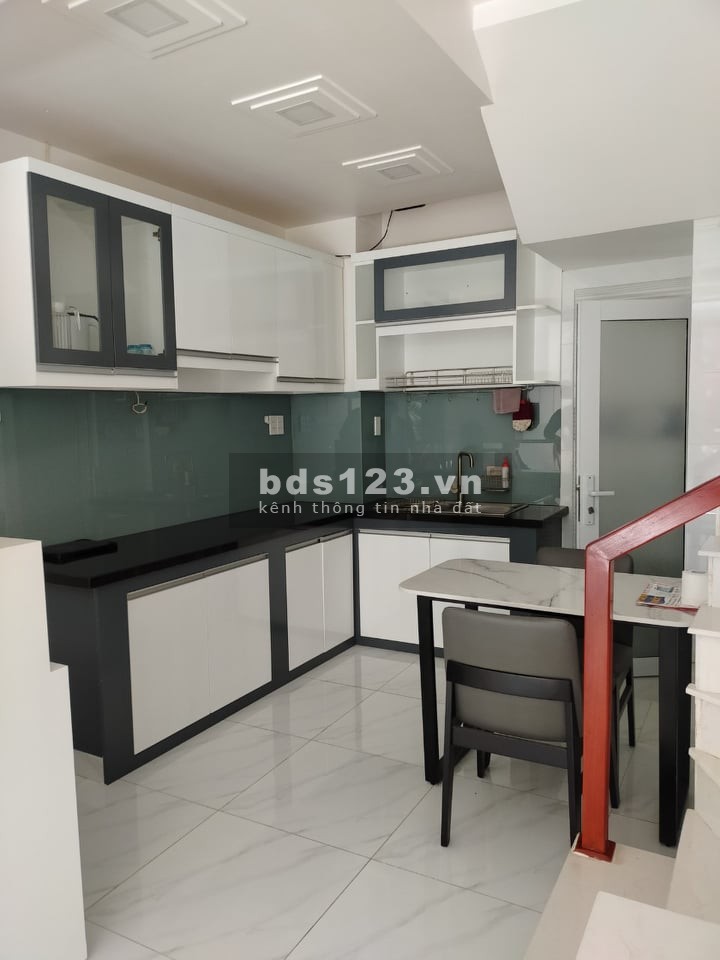 Bán nhà nguyên căn mới đẹp hẻm xe hơi đường Thích Quảng Đức, Phú Nhuận, giá rẻ 9 tỷ