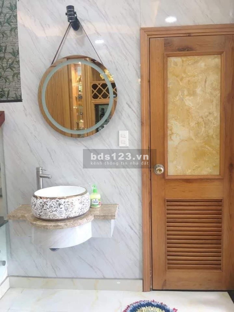 Bán gấp căn hộ dịch vụ cao cấp 7 phòng full nội thất diện tích 75m2 5 tầng đúc, giá chỉ 12 tỷ