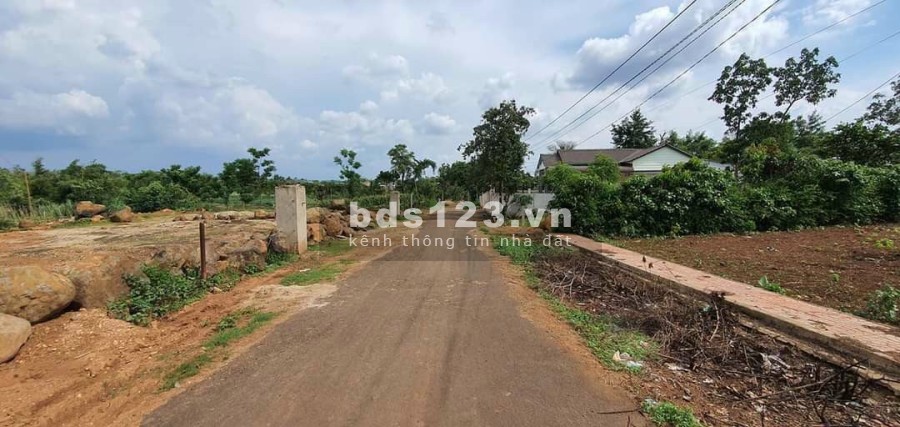 Cần bán gấp hạ giá lô đất ngay đường Y Wang hẻm đối diện kho Bình Hà vào 200m, giá tốt
